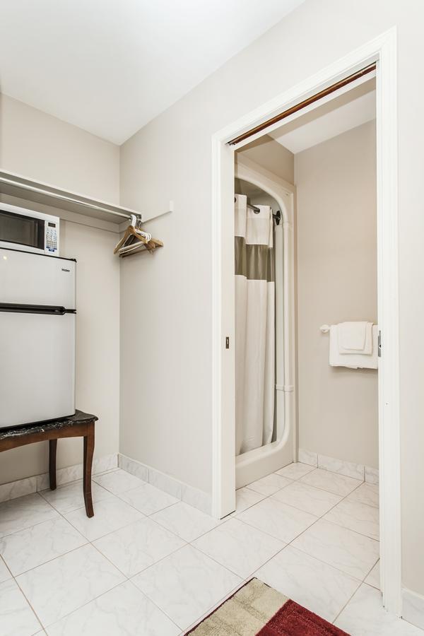 Grewals Inn And Suites Niagara Bagian luar foto